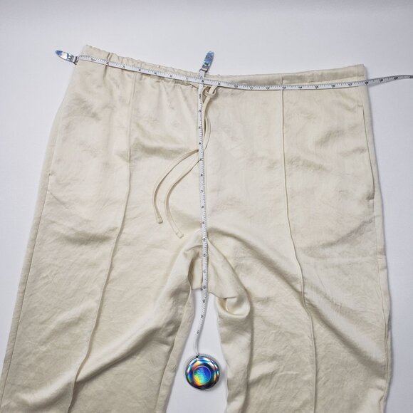 Madewell Pintucked Slim Pull-On Pants in Satin Women's Size PM Cream Cake Batter - Picture 5 of 16